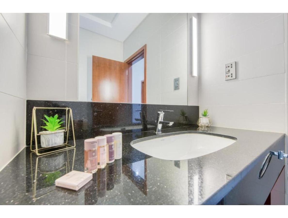 The Penthouse Near Burj Khalifa And Dubai Mall Екстериор снимка