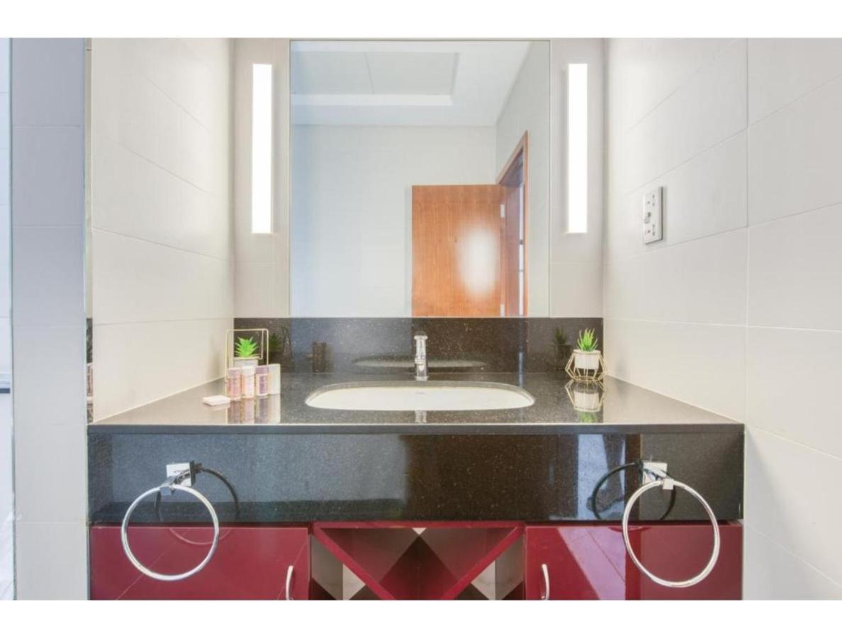 The Penthouse Near Burj Khalifa And Dubai Mall Екстериор снимка